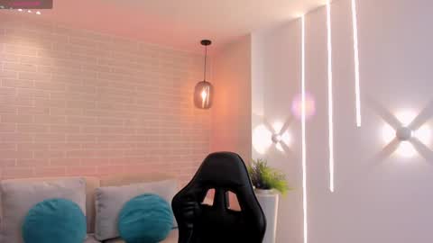 Maya online show from June 8, 7:48 pm