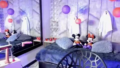 Nicolle Ruselle   Hello my lovely  schedule for great fun from  630 am and end 800 pm Colombian time I wait for you online show from October 18, 12:31 pm