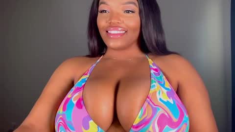 MayBabi online show from February 5, 3:09 pm