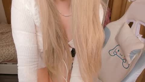  Mila  online show from April 4, 8:32 am