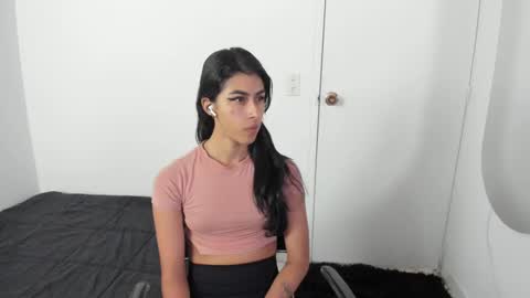 mazikeen_18 online show from November 5, 1:24 pm