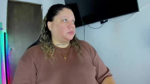   Independent Model online show from December 10, 2:27 am