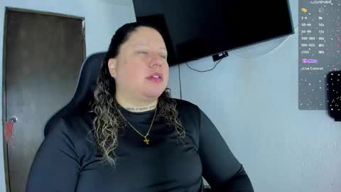   Independent Model online show from December 11, 9:09 am