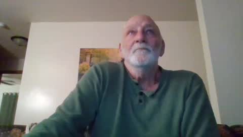 Snapshot of mdane99 chatting on December 7, 1:19 am mdane99 online show from December 7, 1:19 am