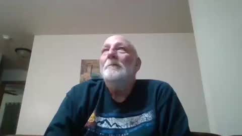 Snapshot of mdane99 chatting on December 18, 1:26 am mdane99 online show from December 18, 1:26 am