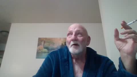 Snapshot of mdane99 chatting on December 24, 4:22 am mdane99 online show from December 24, 4:22 am