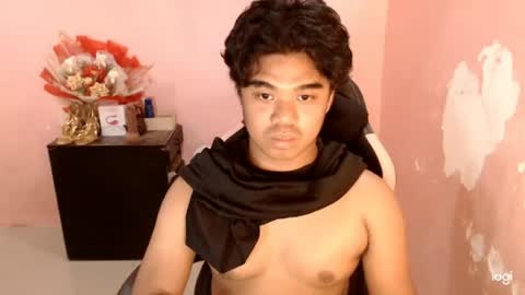 mealopezcumz69 online show from June 18, 2:33 pm