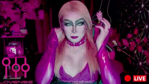 THE QUEEN ALPHA   Queen Medusa Prey online show from February 3, 9:24 am