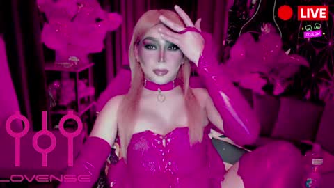 THE QUEEN ALPHA   Queen Medusa Prey online show from April 21, 2:51 am