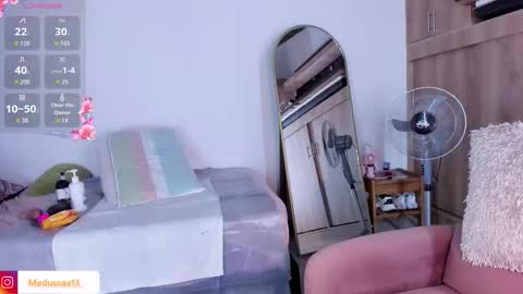 medussa13 online show from February 4, 1:04 pm