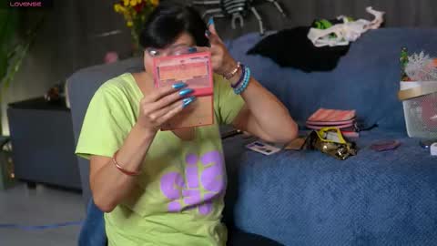 meenamoon online show from October 27, 8:09 pm