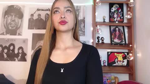 Emily online show from December 19, 8:44 pm