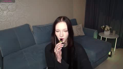 mefwhOre online show from November 18, 3:15 pm