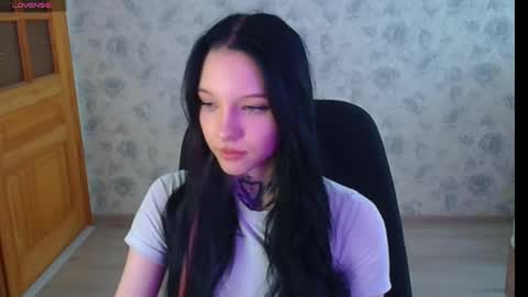 Snapshot of mefwhore chatting on March 10, 8:28 am mefwhOre online show from March 10, 8:28 am