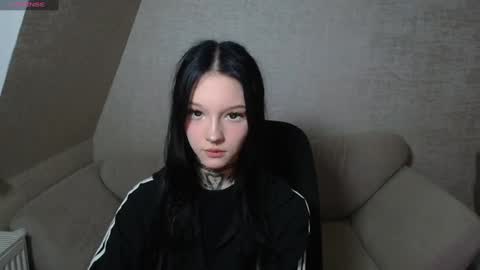 Snapshot of mefwhore chatting on March 6, 1:16 am mefwhOre online show from March 6, 1:16 am