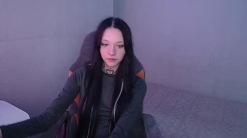 Snapshot of mefwhore chatting on October 5, 7:32 pm mefwhOre online show from October 5, 7:32 pm