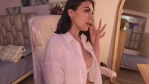 Snapshot of megaan_rosee chatting on October 14, 1:03 pm Megan online show from October 14, 1:03 pm