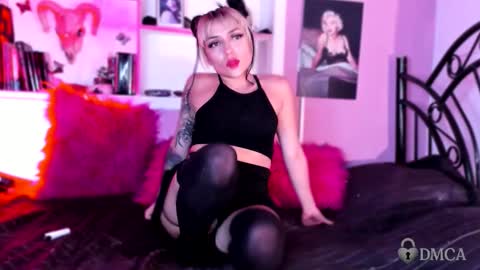 Megan online show from January 13, 9:11 pm