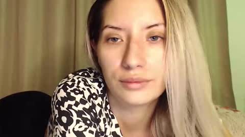 Megan Blazee  online show from November 14, 9:49 pm