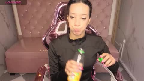 megan_collins_b online show from October 18, 2:43 pm