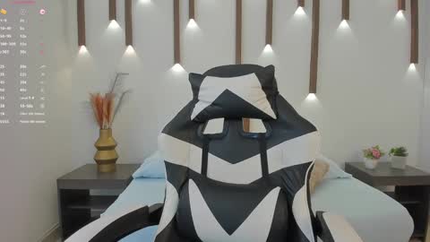 MEGAN COOPER online show from October 7, 7:21 pm