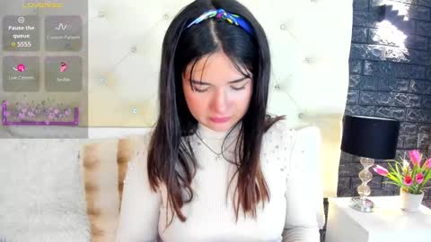     online show from February 6, 11:53 am