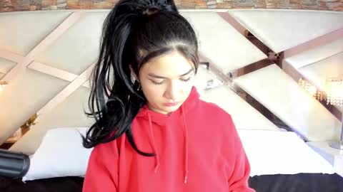     online show from October 3, 5:32 pm