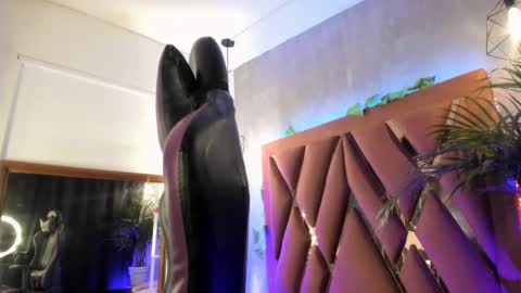 Snapshot of megan_inked_ chatting on February 26, 2:41 am online show from February 26, 2:41 am