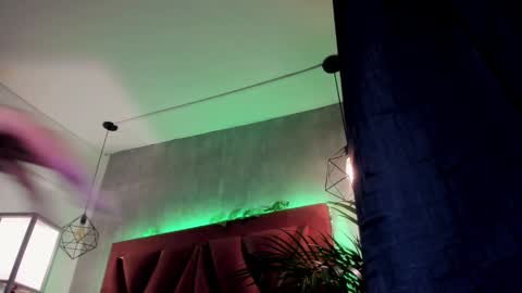 Snapshot of megan_inked_ chatting on February 19, 3:06 am online show from February 19, 3:06 am