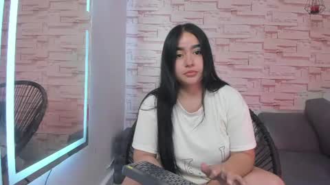 megan_jenner18_ online show from July 12, 3:43 am