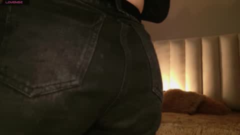     online show from October 22, 12:18 pm