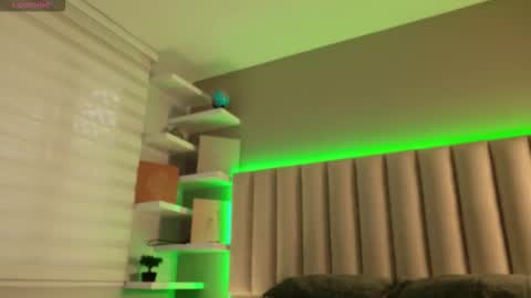 Snapshot of megan_moore__ chatting on September 19, 12:20 pm online show from September 19, 12:20 pm