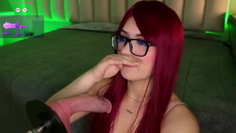 Snapshot of megan_moore__ chatting on September 11, 1:34 pm online show from September 11, 1:34 pm