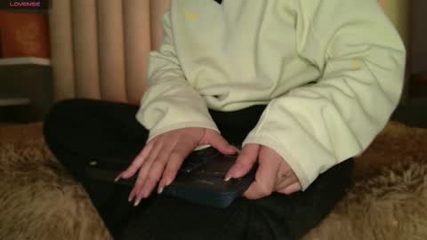     online show from February 17, 12:48 pm