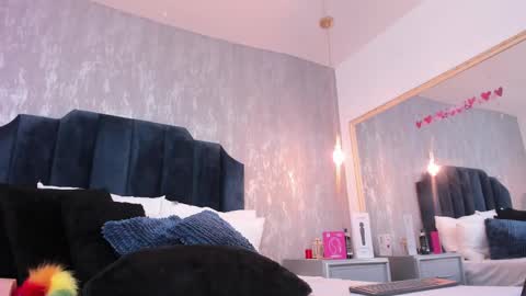 Snapshot of megan_star04 chatting on September 13, 1:02 pm Isis ariany online show from September 13, 1:02 pm