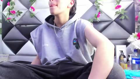 megan_thompsonn_ online show from October 17, 2:37 am