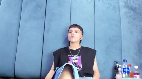 megan_thompsonn_ online show from March 18, 2:17 am