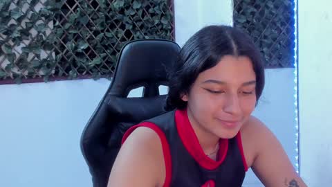 megan white 01  online show from February 4, 5:21 am