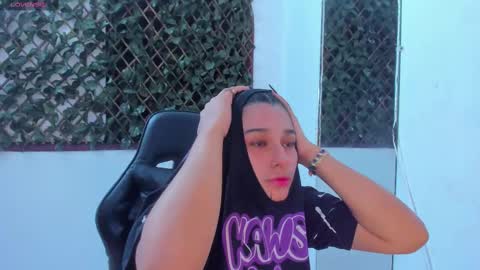 megan white 01  online show from March 5, 5:07 am