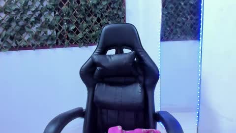 megan white 01  online show from February 15, 7:06 am