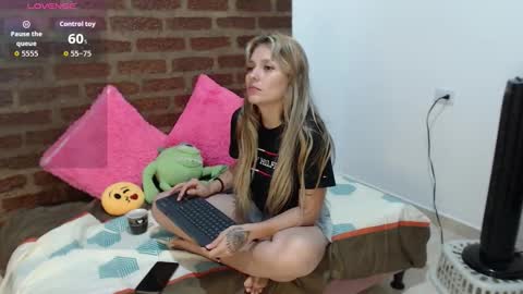 ---Megan--- online show from November 10, 11:18 pm