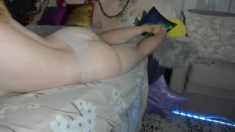 Snapshot of meganfox3325 chatting on September 9, 5:46 pm Nicki--------- Welcome to my Room online show from September 9, 5:46 pm