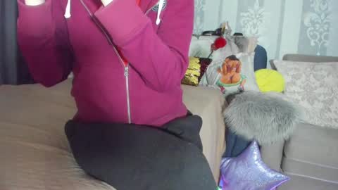Snapshot of meganfox3325 chatting on February 15, 6:55 pm Nicki--------- Welcome to my Room online show from February 15, 6:55 pm