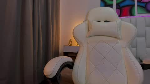 Megan Queen online show from April 17, 1:02 pm