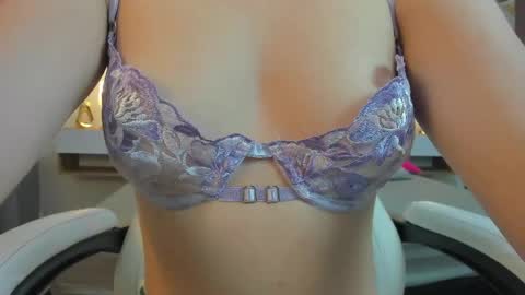 Megan Queen online show from April 16, 1:33 pm