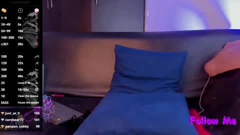 Snapshot of meganwolf1_ chatting on February 9, 7:41 pm Megan online show from February 9, 7:41 pm
