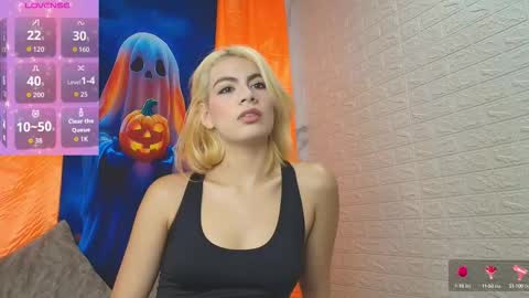 megganfoxy online show from October 14, 8:34 pm