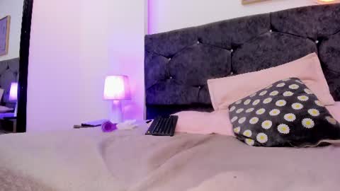 meghan_candy online show from June 24, 8:38 pm
