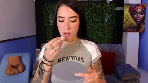 Mei online show from December 3, 11:22 am