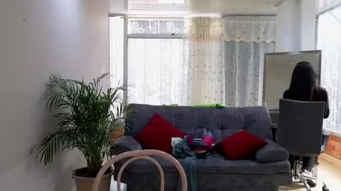 Mei online show from February 15, 7:28 pm